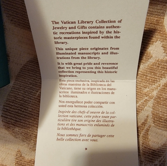 COPY - The Vatican Library Collection GoldPlate Resurrection of Christ Keych… - Picture 6 of 6